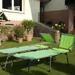 招待所 Am Brunnen