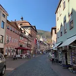 Am Brunnen 招待所 *